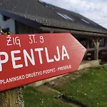 Smještaj na farmi Tourist Farm Strle With Great Local Food Cerknica