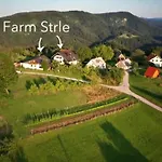 Tourist Farm Strle With Great Local Food Smještaj na farmi