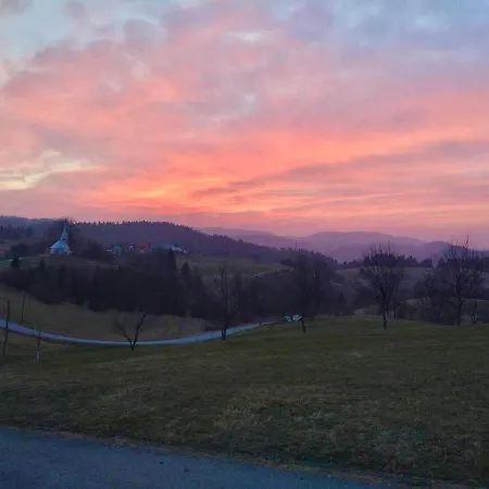 Tourist Farm Strle With Great Local Food *