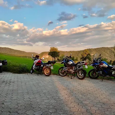 Κατάλυμα σε φάρμα Tourist Farm Strle With Great Local Food Cerknica