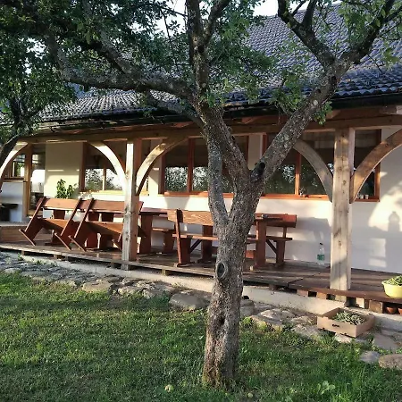 Tourist Farm Strle With Great Local Food Farmház *