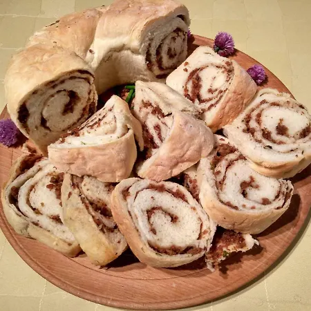 Tourist Farm Strle With Great Local Food