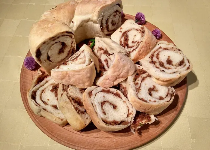 Tourist Farm Strle With Great Local Food