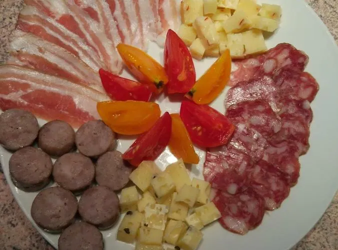 Tourist Farm Strle With Great Local Food